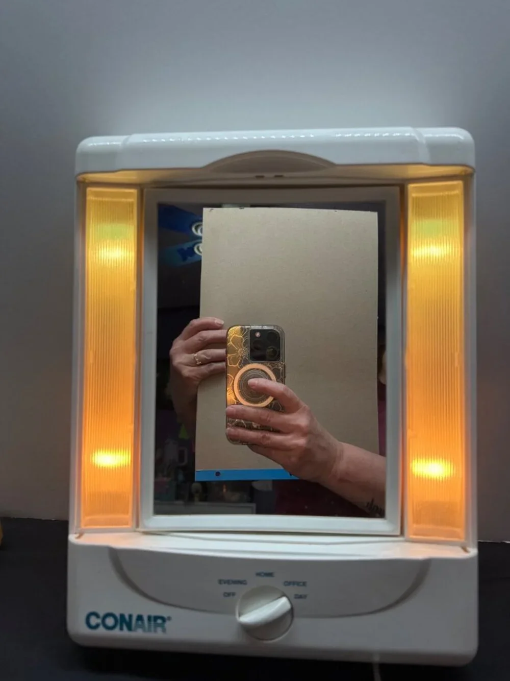 Conair Lighted Vanity Mirror Model TM8L with 4 Light Settings White Missing Stan